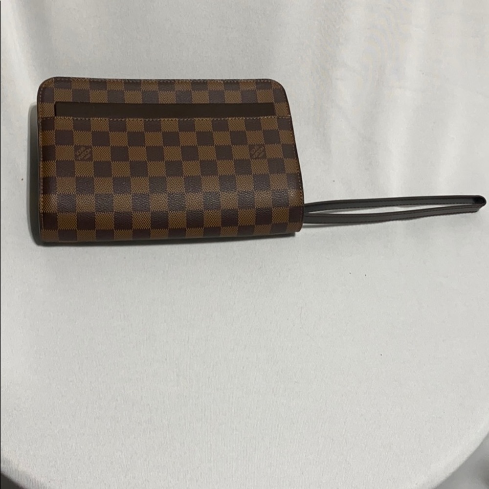 Louis Vuitton - Picture 2 of 7
